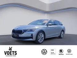 Grau Gebraucht 2024 Skoda Octavia Selection Kombi | 31.288 € (Superpreis)
