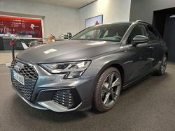 Grau Gebraucht 2024 Audi A3 Sportback S-Line Kleinwagen | 27.300 € (Superpreis)