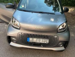 Grau Gebraucht 2020 Smart ForTwo Electric Drive Kleinwagen | 8.900 €