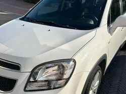 Weiß Gebraucht 2012 Chevrolet Orlando LS Van / Kleinbus | 4.490 € (Teuer)