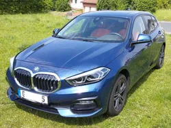 Blau Gebraucht 2023 BMW 118 Sport Line Kleinwagen | 21.900 € (Guter Preis)