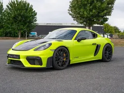 Grün Gebraucht 2023 Porsche Cayman GT4 Coupé | 219.900 €