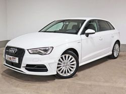 Weiß Gebraucht 2016 Audi A3 Sportback e-tron Ambiente Limousine | 10.900 €