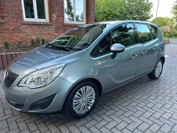 Grau Gebraucht 2013 Opel Meriva Van / Kleinbus | 3.199 € (Guter Preis)