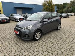 Grau Gebraucht 2015 Hyundai i10 Kleinwagen | 6.750 € (Fairer Preis)