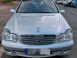 Silber Gebraucht 2005 Mercedes C200 Limousine | 6.000 € (Teuer)