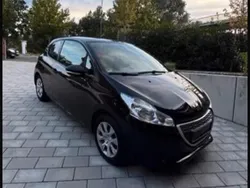 Schwarz Gebraucht 2012 Peugeot 208 Access Kleinwagen | 4.300 € (Fairer Preis)