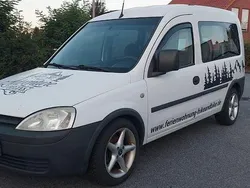 Weiß Gebraucht 2006 Opel Combo Van / Kleinbus | 700 €