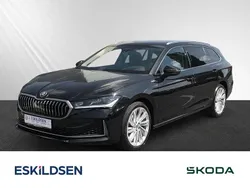 Onyxschwarz met. Gebraucht 2024 Skoda Superb LAURIN & KLEMENT Kombi | 45.890 €