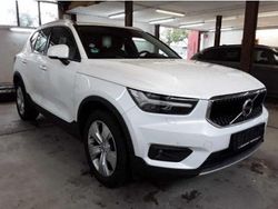 Weiß Gebraucht 2021 Volvo XC40 Momentum SUV | 21.500 € (Fairer Preis)