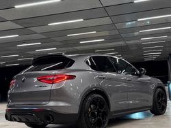 Grau Gebraucht 2018 Alfa Romeo Stelvio SUV | 26.500 € (Teuer)