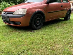 Andere außenfarben Gebraucht 2001 Opel Corsa Kleinwagen | 1.200 €
