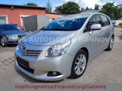 Silber Gebraucht 2009 Toyota Verso Executive Van / Kleinbus | 2.999 € (Superpreis)