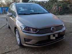 Gold Gebraucht 2016 VW Golf Sportsvan Highline Van / Kleinbus | 10.500 € (Guter Preis)