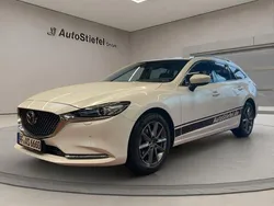 Rhodium white metallic (metallic) Gebraucht 2023 Mazda 6 Takumi-Line Kombi | 36.600 € (Teuer)