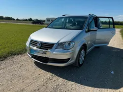 Silber Gebraucht 2010 VW Touran Trendline Van / Kleinbus | 7.250 € (Etwas zu teuer)