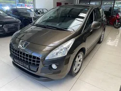 Braun Gebraucht 2011 Peugeot 3008 Business-Line Van / Kleinbus | 4.999 € (Fairer Preis)
