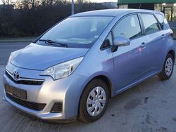 Light blue mica metallic Gebraucht 2011 Toyota Verso-S Cool Van / Kleinbus | 3.400 € (Fairer Preis)