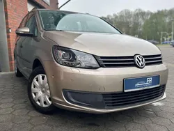 Beige Gebraucht 2015 VW Touran Trendline Van / Kleinbus | 8.999 € (Guter Preis)
