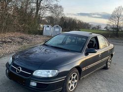 Blau Gebraucht 1996 Opel Omega Limousine | 350 € (Superpreis)
