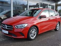 Rot Gebraucht 2019 Mercedes B200 Style Van / Kleinbus | 20.990 € (Superpreis)