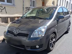 Grau Gebraucht 2008 Toyota Corolla Van / Kleinbus | 3.000 €