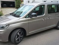 Beige Gebraucht 2024 VW Caddy Maxi Van / Kleinbus | 33.400 € (Guter Preis)