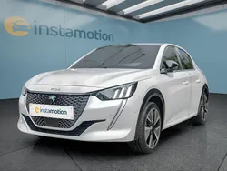 Weiß Gebraucht 2021 Peugeot e-208 Kleinwagen | 18.349 € (Fairer Preis)