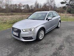 Grau Gebraucht 2014 Audi A3 Ambiente Limousine | 9.400 € (Fairer Preis)