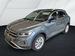 Indiumgrau metallic schwarz Gebraucht 2024 VW T-Roc Style SUV | 28.990 € (Fairer Preis)