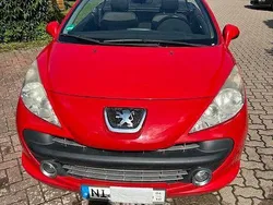 Rot Gebraucht 2008 Peugeot 207 CC Filou Cabrio | 1.950 € (Superpreis)