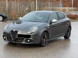 Grau Gebraucht 2015 Alfa Romeo Giulietta Quadrifoglio Verde Limousine | 12.490 € (Guter Preis)