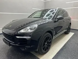 Tiefschwarzmetallic Gebraucht 2015 Porsche Cayenne SUV | 24.950 € (Guter Preis)