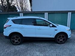 Weiß Gebraucht 2017 Ford Kuga SUV | 9.300 € (Superpreis)