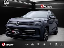 Delfingrau metallic Gebraucht 2024 VW Tiguan Elegance SUV | 46.970 € (Superpreis)
