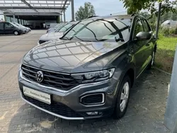 Grau Gebraucht 2021 VW T-Roc Active SUV | 27.890 € (Fairer Preis)