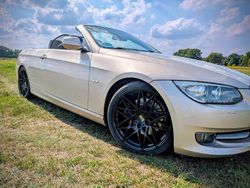 Silber Gebraucht 2011 BMW 330 Cabriolet Performance Cabrio | 19.450 € (Etwas zu teuer)