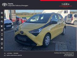 Gelb Gebraucht 2021 Toyota Aygo Kleinwagen | 6.890 € (Fairer Preis)