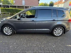 Grau Gebraucht 2016 VW Touran Highline Van / Kleinbus | 12.400 € (Fairer Preis)