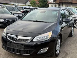Schwarz Gebraucht 2012 Opel Astra Design Edition Kombi | 6.499 € (Fairer Preis)