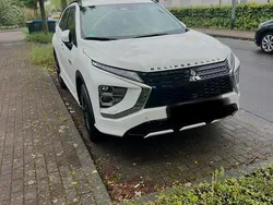 Weiß Gebraucht 2022 Mitsubishi Eclipse Cross SUV | 26.000 € (Teuer)