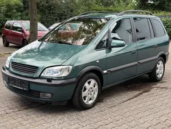 Grün Gebraucht 2001 Opel Zafira Executive Van / Kleinbus | 2.980 € (Teuer)