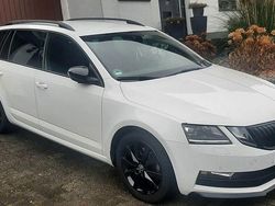 Weiß Gebraucht 2019 Skoda Octavia Sport Kombi | 17.800 € (Fairer Preis)