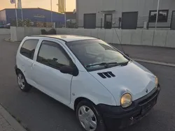 Grau Gebraucht 2002 Renault Twingo Authentique Kleinwagen | 800 € (Etwas zu teuer)