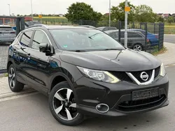 Schwarz Gebraucht 2016 Nissan Qashqai N-Connecta SUV | 10.990 € (Fairer Preis)