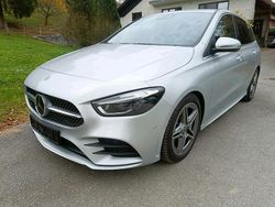 Silber Gebraucht 2023 Mercedes B200 AMG line Van / Kleinbus | 28.900 €