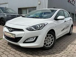 Weiß Gebraucht 2012 Hyundai i30 Classic Limousine | 7.999 € (Fairer Preis)