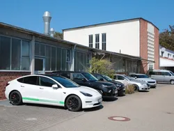 Schwarz Gebraucht 2018 BMW 216 Gran Tourer Advantage Van / Kleinbus | 13.400 € (Guter Preis)