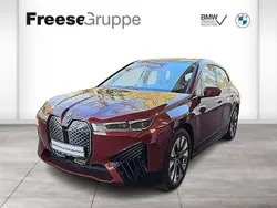 Rot Gebraucht 2022 BMW iX Sport Line SUV | 54.290 € (Guter Preis)