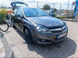 Grau Gebraucht 2009 Opel Astra Sport Limousine | 1.900 € (Guter Preis)